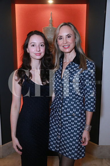 Grace Kniestedd y Lorena Gama
