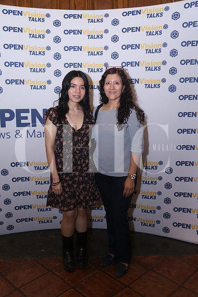 Karen Sofia Solis y Teresa Ramírez