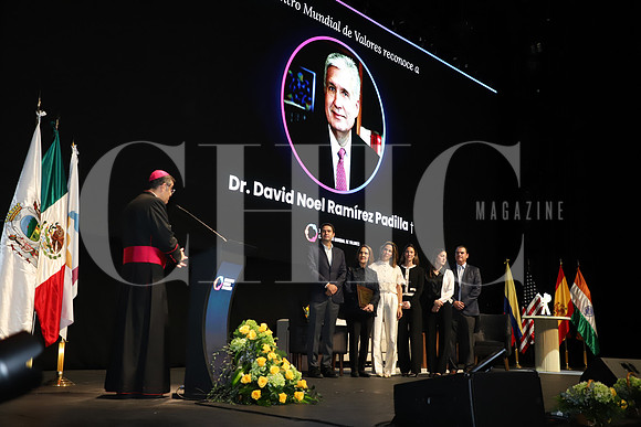 David Noel Ramírez, Magdalena Margáin de Ramírez Maca Ramírez de Páez, María Páez, Lucia Páez y Pablo Páez 8