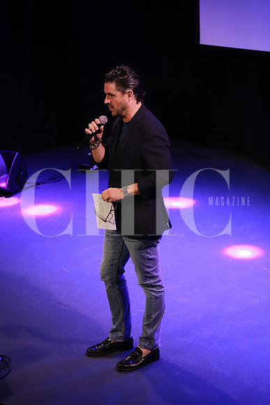 UPFRONT 16