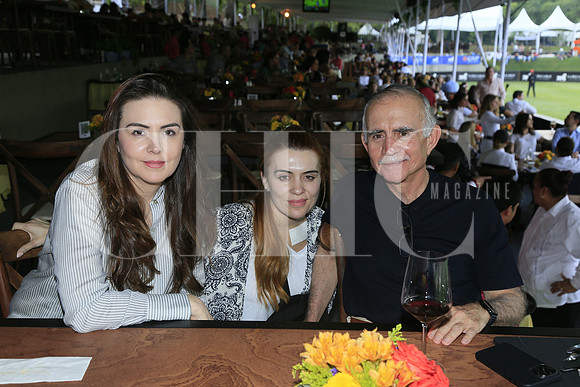 Maca Romo de Paéz, Alejandra Romo y Alfonso Romo (2)
