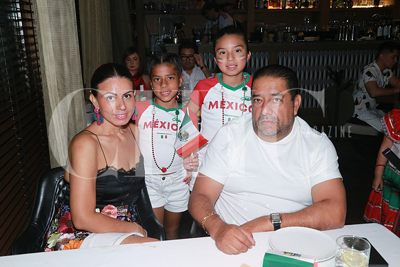 (Rest. Cuerno) Janette Diaz, Renata García, Camila García y Michel García