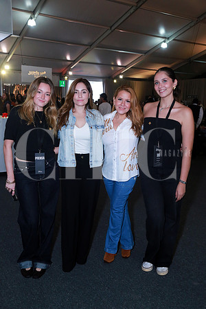 Cristina González, Debby Pierce, Lily Pierce y Emilia Bermudes (2)