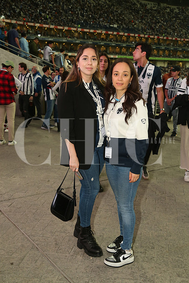 Gaby Vanegas  y Ana Vanegas JPG