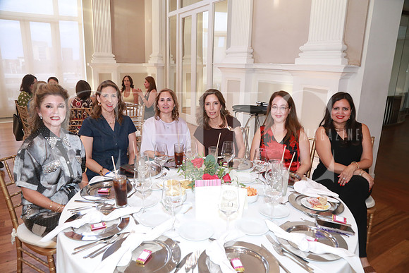 Isabel Name, Olivia de Saenz, Cecilia Villarreal, Irma Calderón, Lorena Zertuche y Violeta Hinojosa (2)