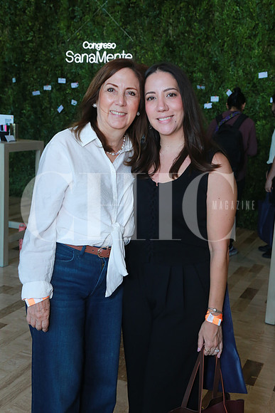 Patricia de Lozano y Mary Paty Lozano (3)