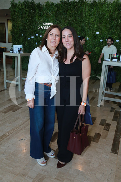 Patricia de Lozano y Mary Paty Lozano (2)