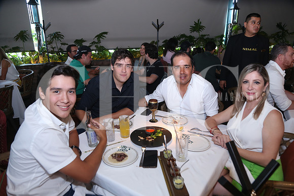 Mauricio Gamez, Marcelo Gamez, Jorge Gamez y Tania Lozano