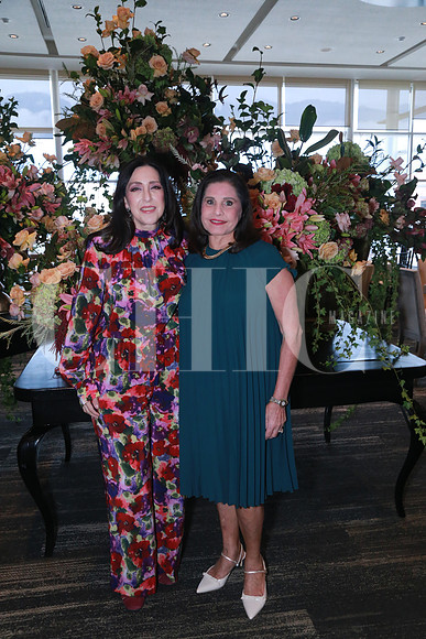 Magdalena Herrera de Calderón y Marielena De Silva de Cantú (2)