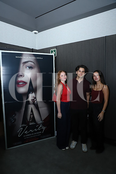 Regina Zapien, Santiago Pérez y Paloma Farias 1