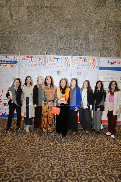 Consuelo Bañuelos, Lorenia Canavati, Lorena Zorrilla, Yolanda Cepeda, Liliana Melo de Sada, Rosa María González, Natali Martinez, Maciel García y Gaby Cantú3