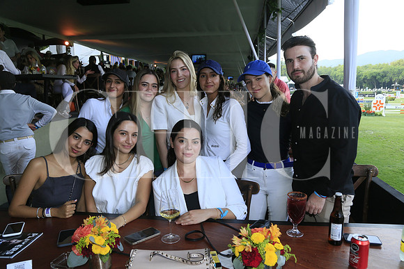 Pamela Breceda, Yael Treviño, Sofia Garza Fernanda Breceda, Ana Kritzelr, Erick Oral, Diana Chávez, Natalia Karcova y Mariela Paredes