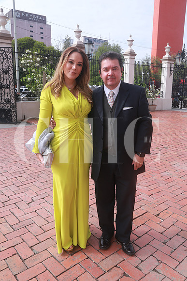 Susana Gorena de Flores y Daniel Flores (2)