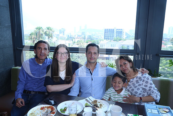 Luis Palomino, Gabriela Palomino, Luis Palomino, Pato Palomino y Amanda Palomino