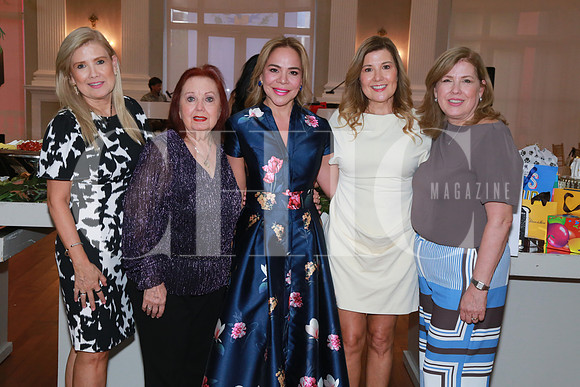 Claudia Noyola, Elia Gutíerrez de Noyola, Cristy Pérez de Noyola, Bárbara Noyola y Lorena Noyola (2)