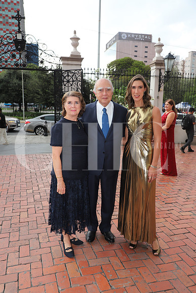 Angela Stelzer de Canales, Fernando Canales y Mariana Canales 1