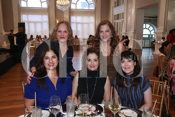 Carmen Guerra, Tina Barrientos, Nora Marroquin Sandra Welsh y Paty Welsh de Villarreal (2)