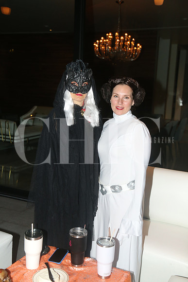 Marcela de los Santos y Alejadra Villarreal de Garcia
