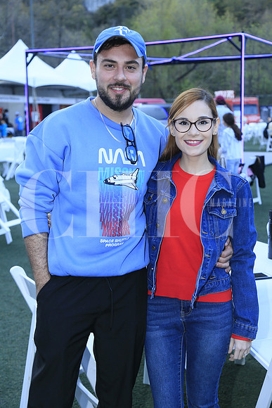 Jorge Bustos y Karla Vargas