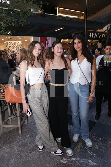 René Lizarraga, Alessia Tona y Valeria Aguilar 1