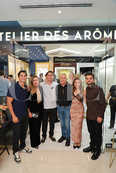 Efraín Cazares, Paula Consuelo Aceves, Sebastián Cazares, Efraín Cazares, Ana Paula Cazares y Alan Sandoval 4