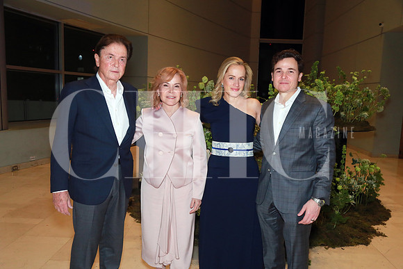 Adrián Sada, Esther Cueva de Sada, Alana Fernández y Adrián Sada