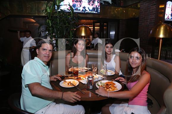 Pascual Alcocer,  Carolina Alcocer, Isabel Alcocer y Sara Alcocer