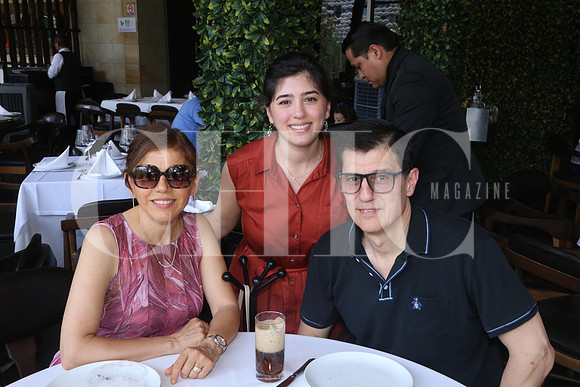 Nancy Ramírez de Garza, Mariel Garza y Hugo Garza