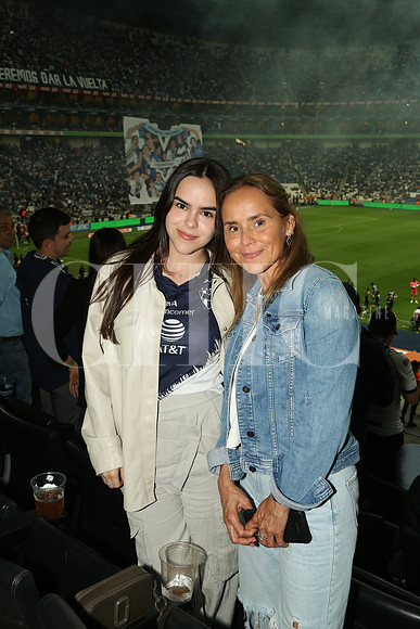 Majo Nava y Lily López