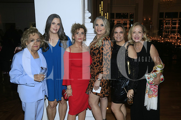 Carmén R. de Fernández, Verónica Quiroga, Margarita Rodríguez, Nancy Rodríguez, Alma Rodríguez y Lily Hickman