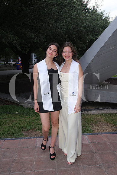 Regina Zambrano y Estefy Castellanos