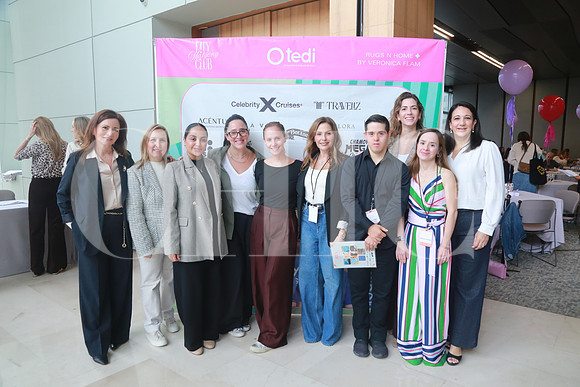 Cordelia Elizondo de Prestamo, Fernanda Treviño, Sandra Mejia, Ana Montemayor, Harriet Guajardo , Cynthia Villarreal, Juan Pablo Herrera, Gabriela Segovia, Mariana González y Alicia Sánchez