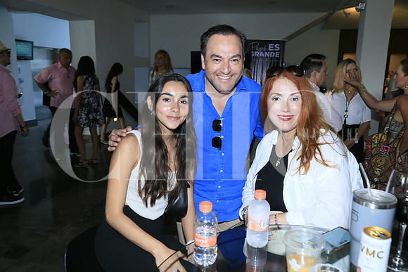 Uetzanni Ferrandez, carlos Castillo y Patricia Carranza