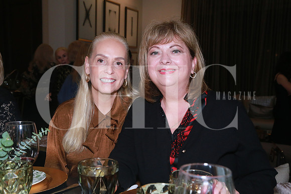 Sonia Serna de Araujo y Blanca Hinojosa de Llavona