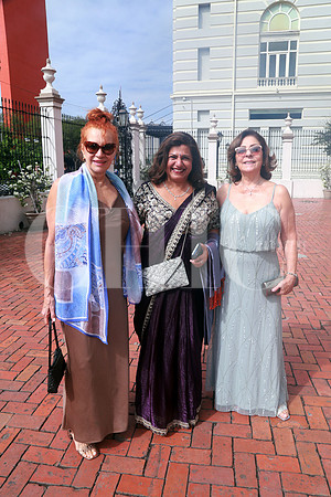 Lucy Jhon, Rhina Jha y Rosa Carpio