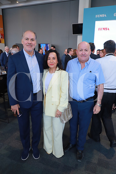 Mauricio Garza, MAye Garza y Guillermo Garza 1