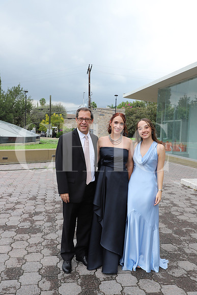 Alejandro Muttio, Andrea Martínez y Andrea Muttio 2