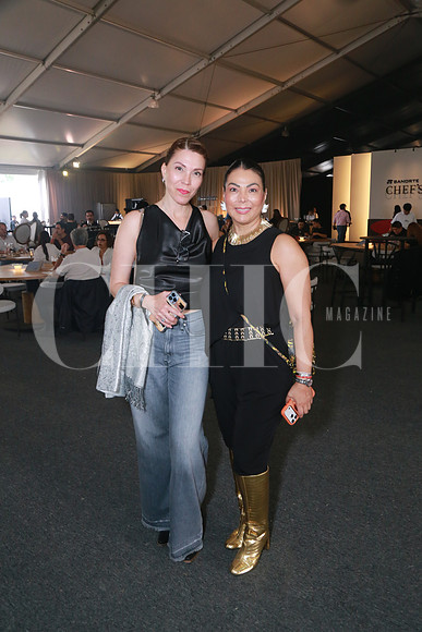 Alicia De La Garza y Elizabeth Guerrero (2)
