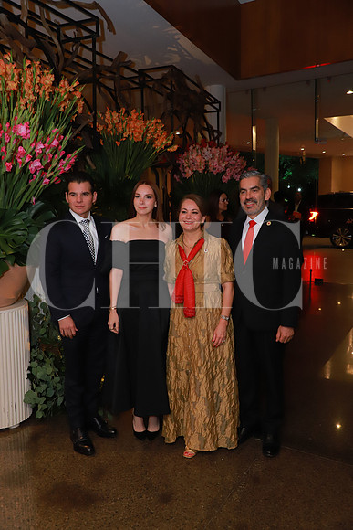 Mike Flores, Ginelle Fasci, Alejandra Carranza y Benito Flores 4
