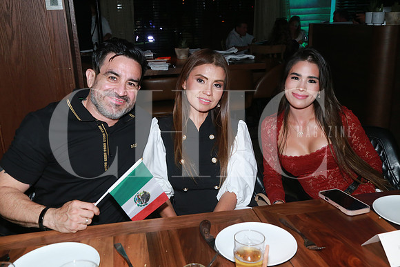 (rest. Cuerno) Paulo César Cepeda, Maribel de Cepeda y Andrea Cepeda