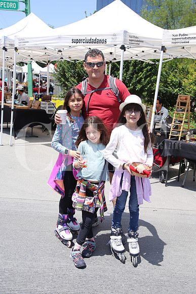 Rebeca Estabillo, Sergio Estabillo, Camila Estabillo e Ivanna Marroquin