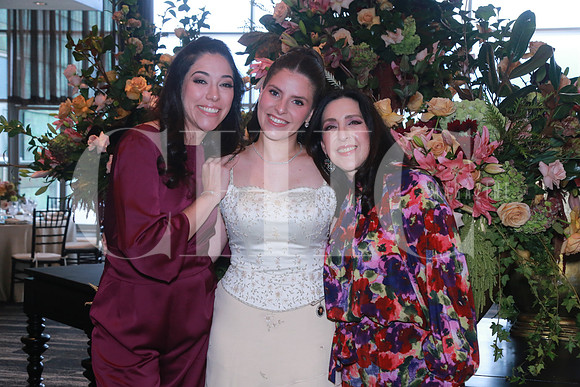 Daniela Nava de Calderón, Raquel Rodríguez, Magdalena Herrera de Calderón