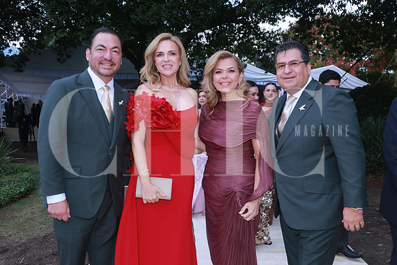 (papás de la novia y dle novio) Roberto Montalvo, Claudia Reyes de Monatalvo, Deyra de la Paz y Jesús Mario Sepulveda