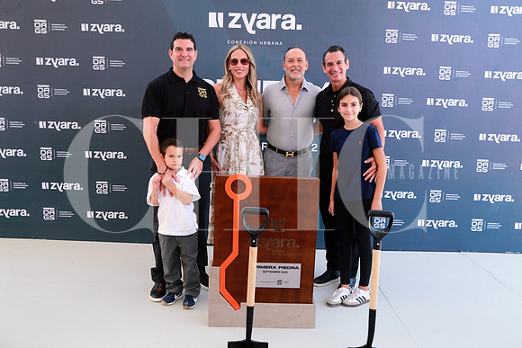 Adrián Marcos, Adrián Marcos, Daniela Garza, Rodríigo Fernández, Gustavo Marcos y Sofi Marcos (4)