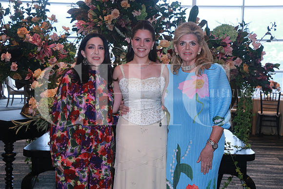 Magdalena Herrera de Calderón, Raquel Rodríguez y Erika González Brunell