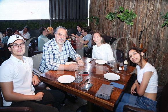 Brayan Beristain, Julio Beristain, Norma de Beristain y Laylin Beristain
