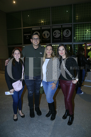 Laura Rosales, Juan Rosales, Ale Cubero y Rocio García (2)
