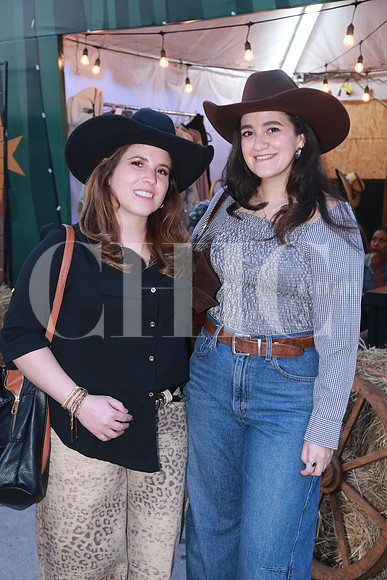 Gabriela Milán y Carolina Fuentes (2)