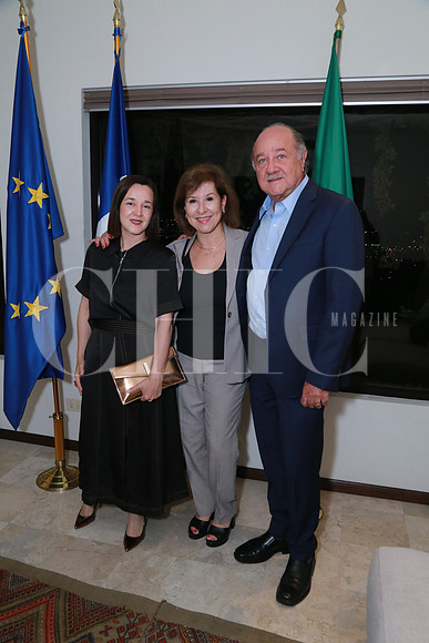 Yolanda Falcón, Ofelia de Navarro y Adrián Navarro