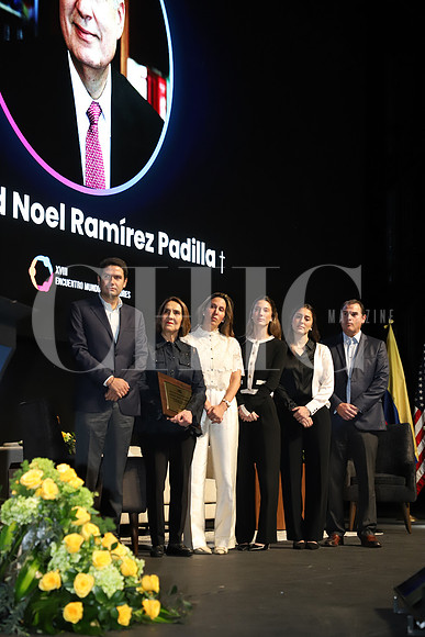 David Noel Ramírez, Magdalena Margáin de Ramírez Maca Ramírez de Páez, María Páez, Lucia Páez y Pablo Páez 9
